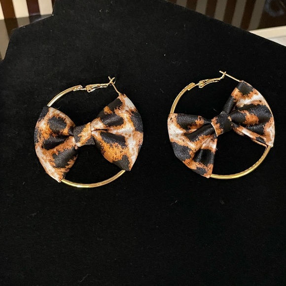 Leopard Bow Hoop Earrings - Picture 1 of 5